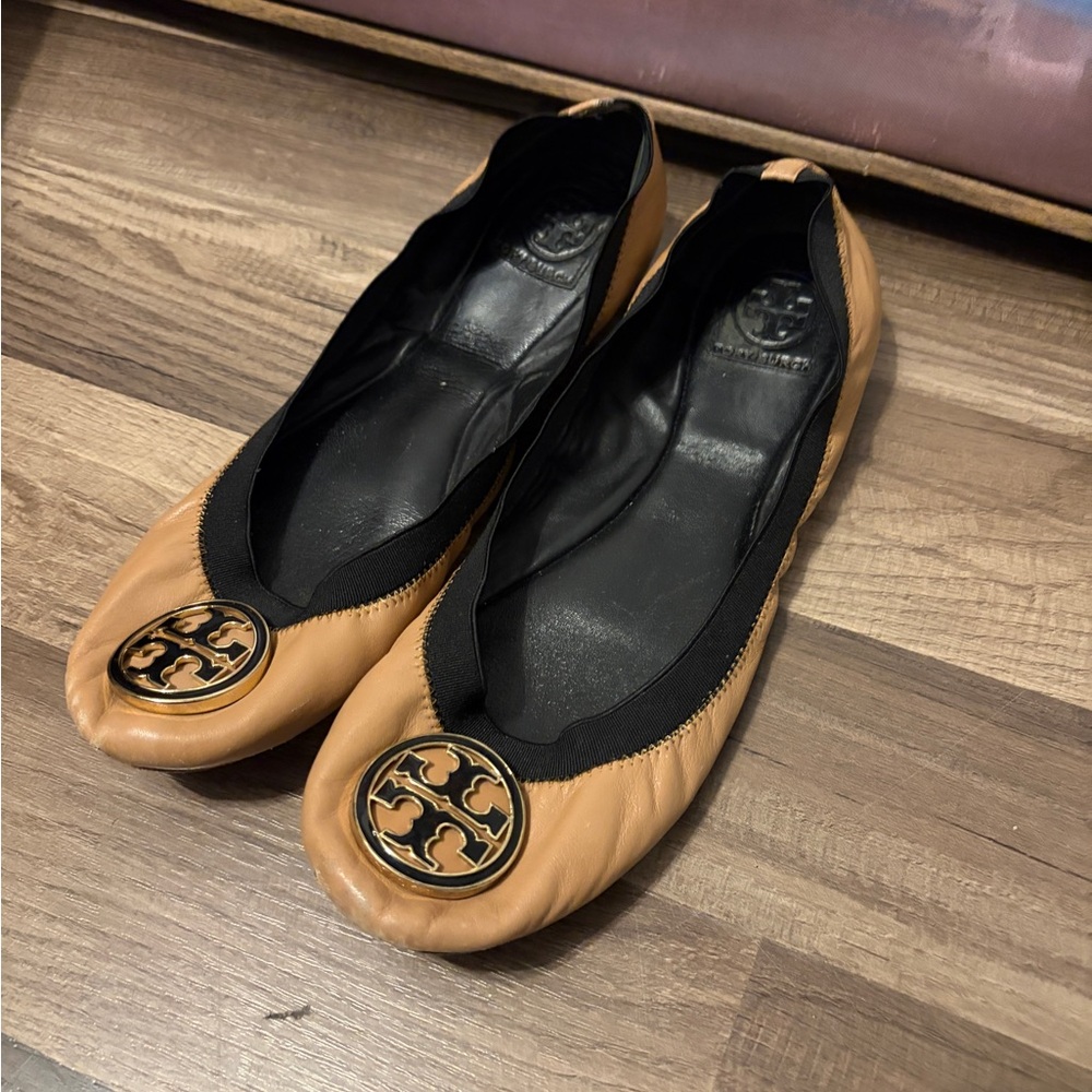 Tory Burch Black and Tan Leather Flats